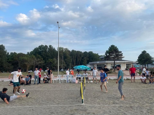 Alaçam’da Plaj Voleybolu ve Ayak Tenisi Turnuvası Heyecanı