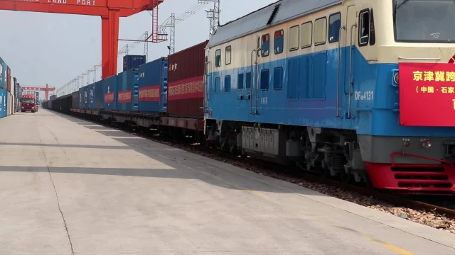 Çin-Avrupa Yük Treni, Shijiazhuang’dan Bakü’ye Yolculuğuna Başladı