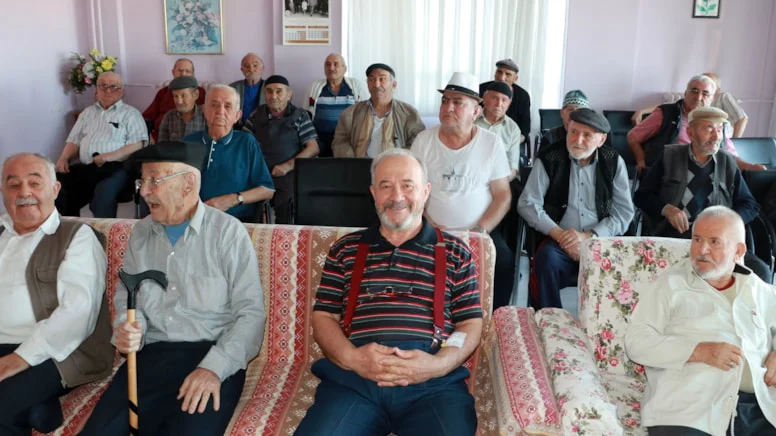 Türkiye’de yaşlı nüfus artıyor, çocuk ve genç nüfus azalıyor