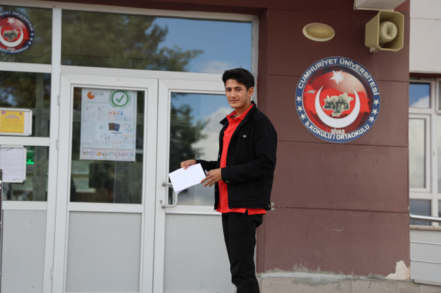 Sivas’ta 8 öğrenci için üniversite sınavı yeniden yapıldı