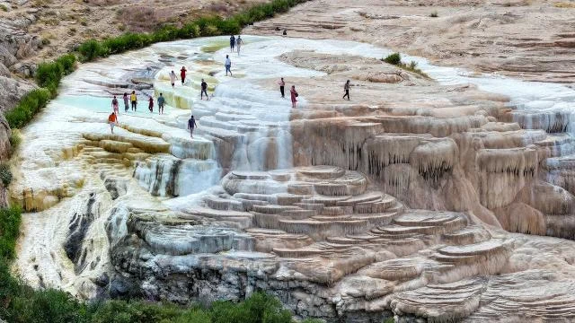 “Van’ın Pamukkale’si” turizmin yeni rotası oldu