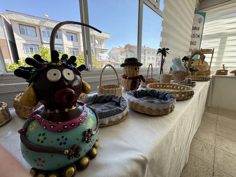 Karaman’da el sanatları sergisi düzenledi