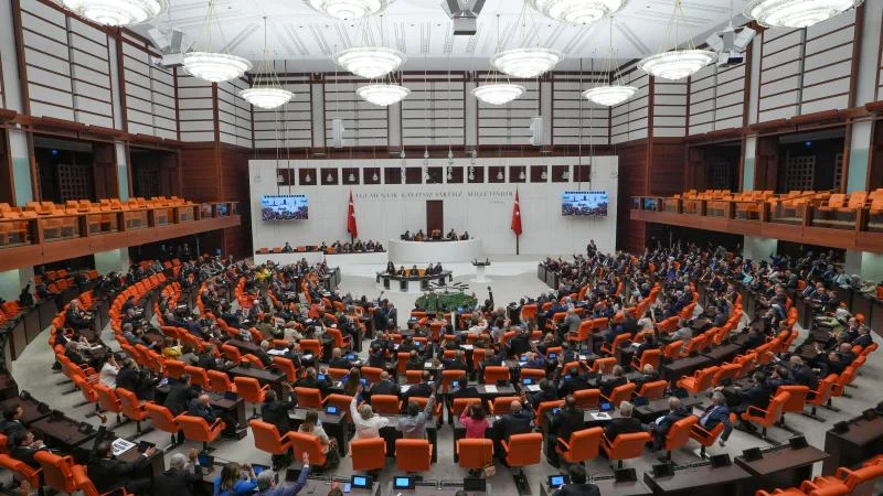TBMM’de sandalye dağılımı değişti: İşte partilerin vekil sayıları…