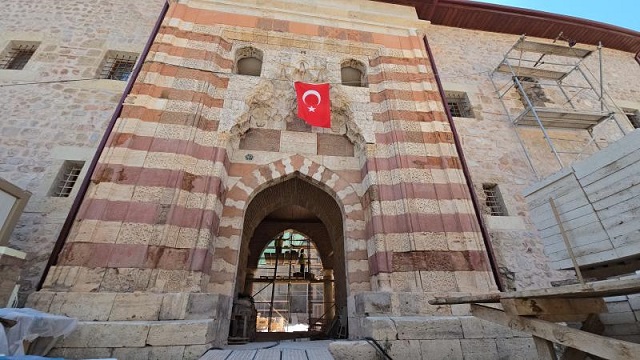 7 asırlık Gökmedrese restore ediliyor