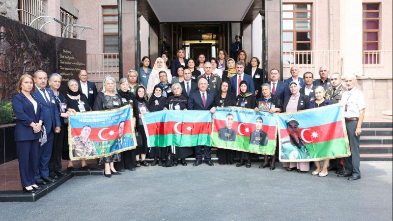 Milli Savunma Bakanı Yaşar Güler, Azerbaycan’dan gelen Karabağ şehitlerinin ailelerini bakanlıkta ağırladı