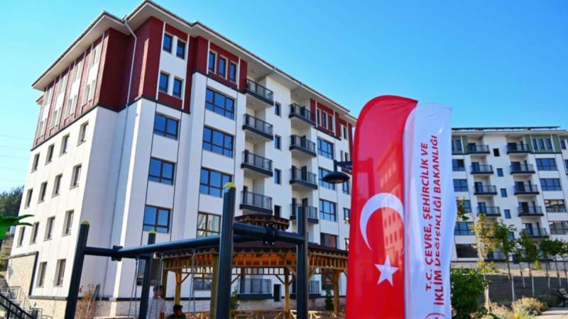 Osmaniye’de 90 deprem konutu daha teslim edildi