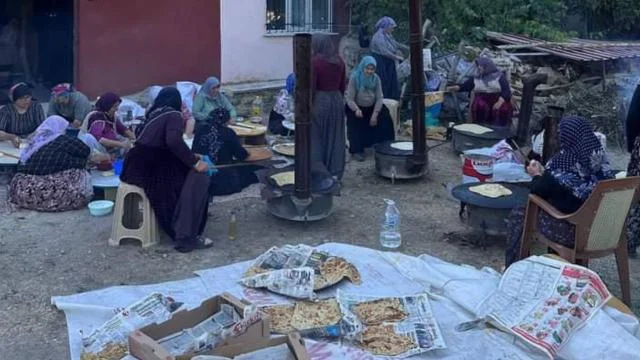 Kadınlar yaptıkları gözlemelerle yangına müdahale edenlere destek oldu