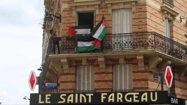 Paris Olimpiyat Oyunları’nda bisiklet yarışı, Filistin’e destek gösterilerine sahne oldu