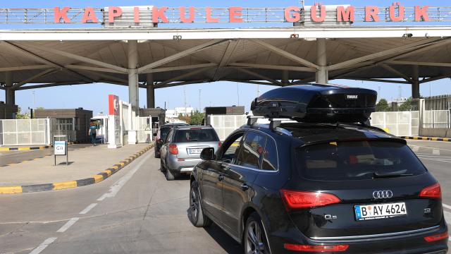 Kapıkule’de gurbetçilerin dönüş yolculuğu sürüyor