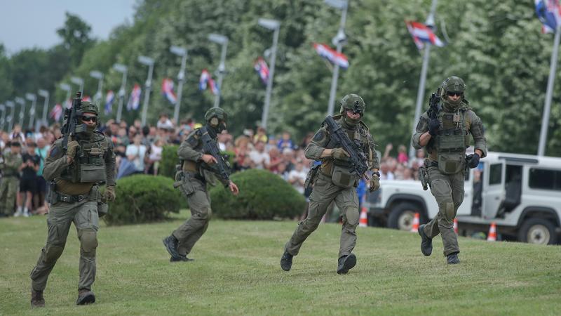 Bir Avrupa ülkesi daha zorunlu askerliği yeniden uygulamaya koyuyor