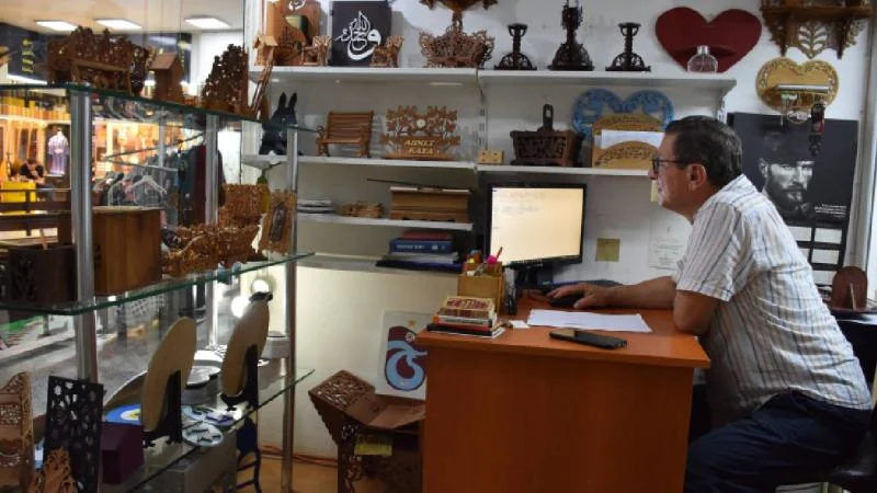 Askerde hobi olarak öğrendiği el sanatı 42 yıl sonra mesleği oldu