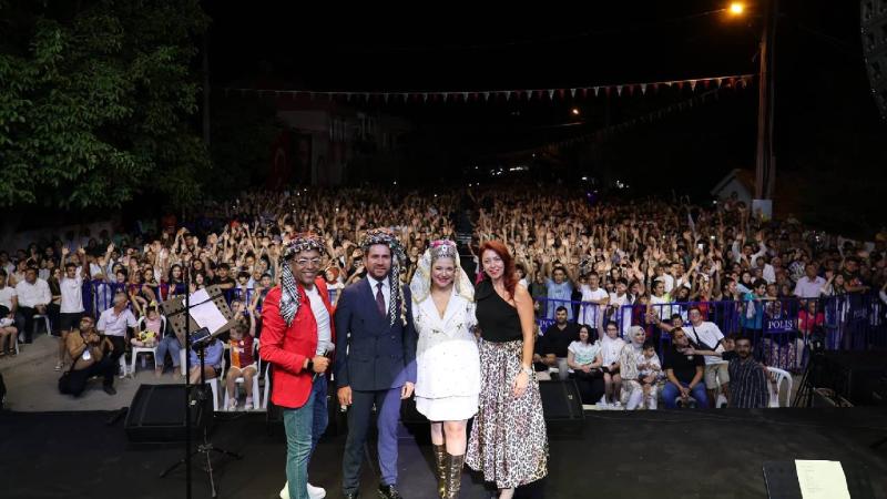 Tavas Zeybek Festivali renkli görüntülere sahne oluyor