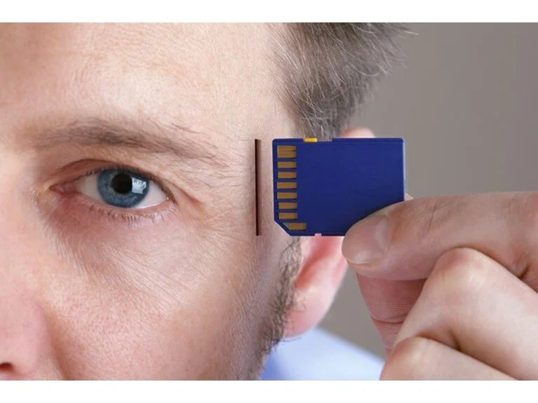 Çığır açan keşif! Beyin her anının üç kopyasını saklıyor