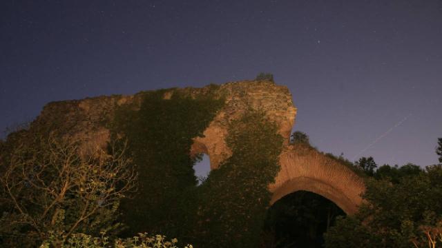 Kocaeli’de “Perseid meteor yağmuru” antik su kemerinden gözlemlendi