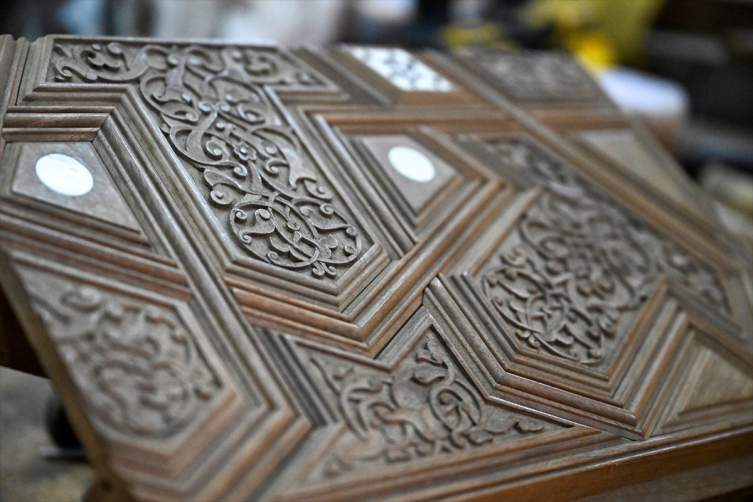 Mescid-i Aksa’da imzası olan kündekar, çıraklar yetiştirmek istiyor