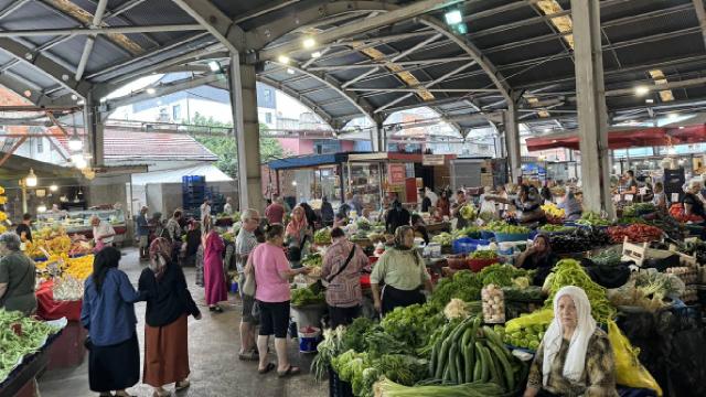 Zonguldak’ta halk pazarına yoğun ilgi