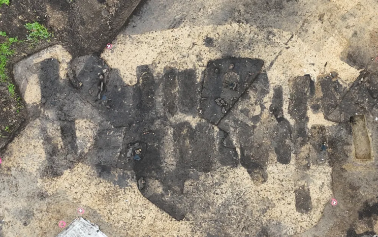 Saksonya-Anhalt’ta keşfedilen iki sıra dışı mezarın bulunduğu Slav yerleşimi ve mezarlık alanı