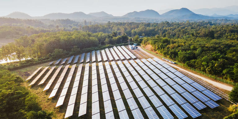 Bilim İnsanları Güneş Panellerindeki Gizli Kusuru Buldular ve Artık Çok Daha Uzun Ömürlü Olacaklar