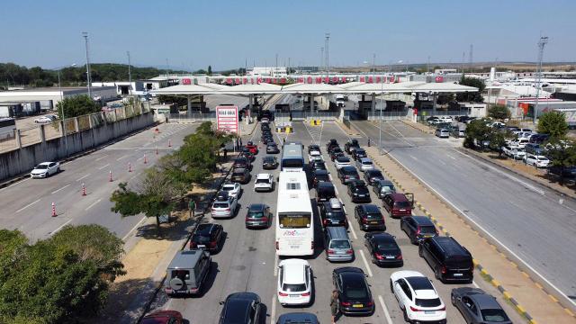 Kapıkule’de yolcu ve araç çıkış rekoru kırıldı