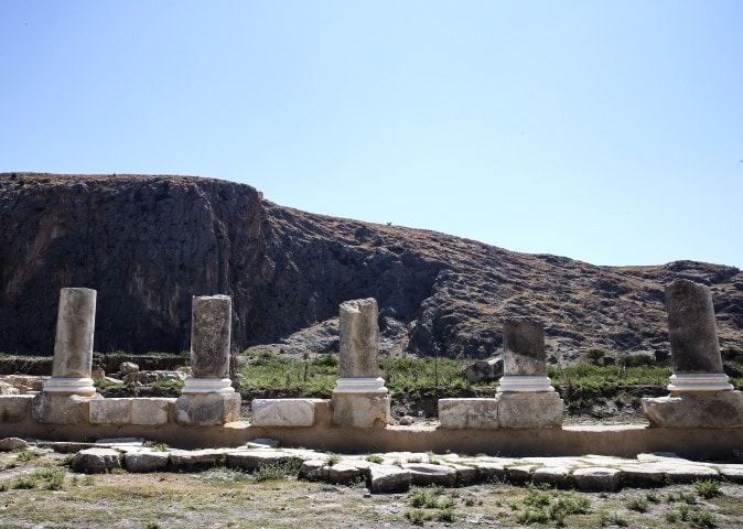 Anavarza Antik Kenti’nde Abbasi dönemine ait cami kalıntıları bulundu