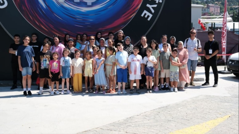 Küçük rehberler İstanbul’u keşfediyor