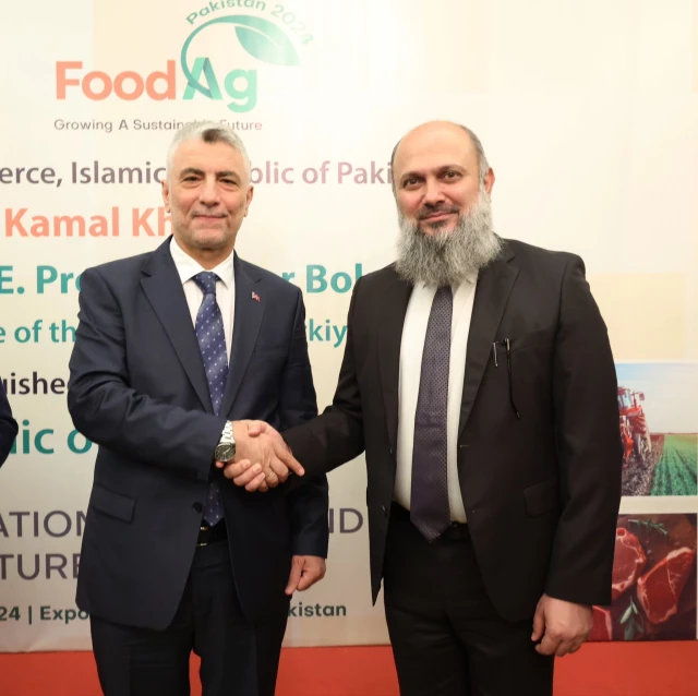 Ticaret Bakanı Ömer Bolat, Pakistan’da Türk ve Pakistanlı işadamlarıyla bir araya geldi