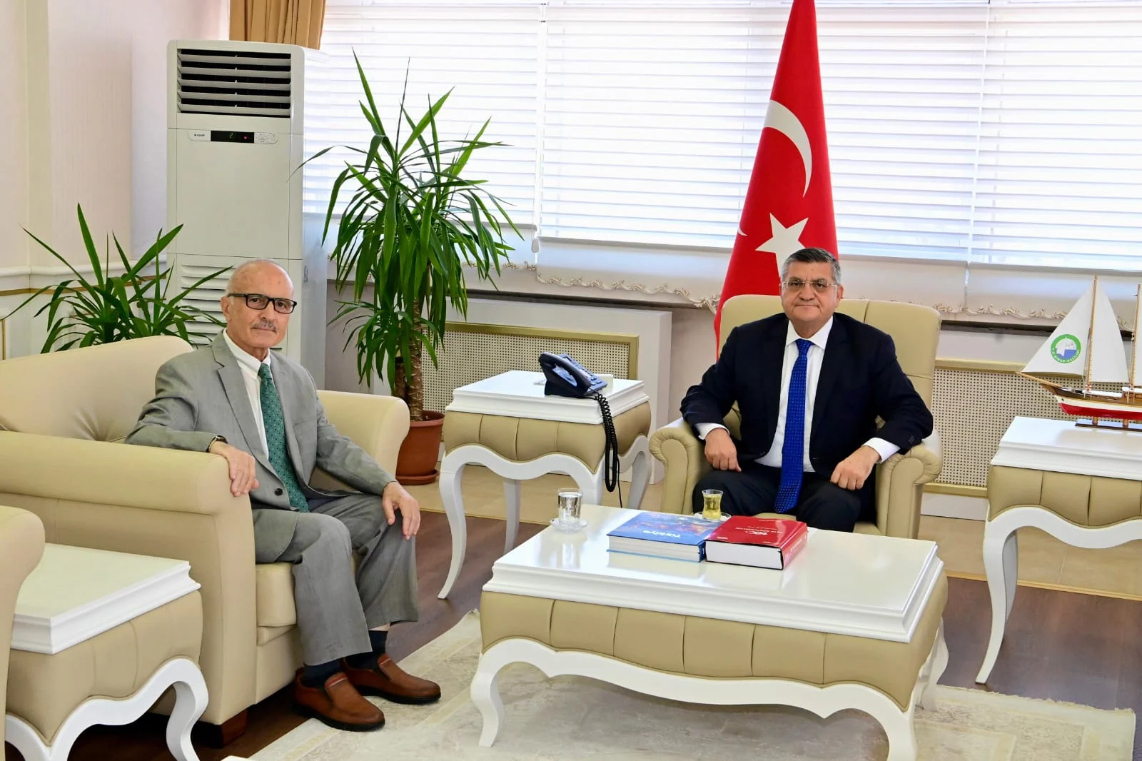 Yenises Dergisi Sinop Muhabiri Hamdi Gökçen’den Sinop Valisi Mustafa Özarslan’a Ziyaret(Özel Haber)