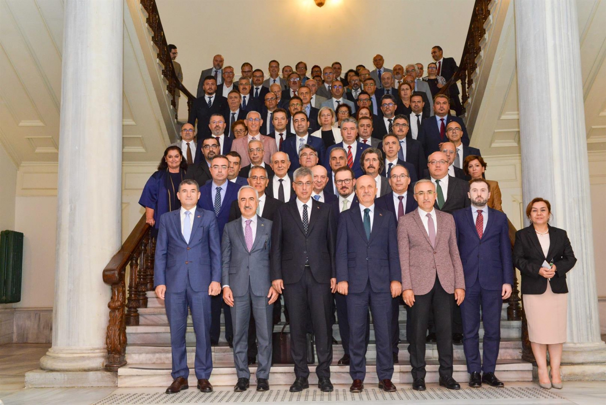 Üniversiteler ile Sağlık Eğitimi ve Hizmeti Üzerine İstişare Toplantısı Düzenlendi