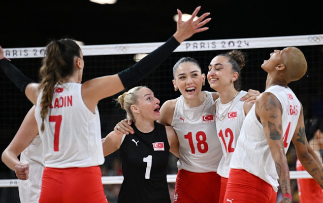 Filenin Sultanları Çin’i devirdi Paris 2024 Olimpiyat Oyunları’nda yarı finale yükseldi