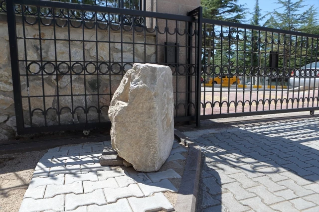 Çorum’da Dionysos kabartmalı litus bulundu