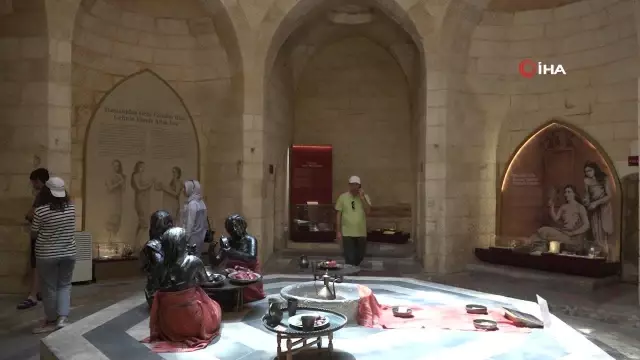 Gaziantep’in tarihi çarşılarında hafta sonu yoğunluğu yaşanıyor