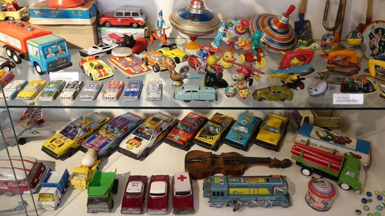 Asırlık konağı oyuncak ve kumbara müzesine dönüştürdü