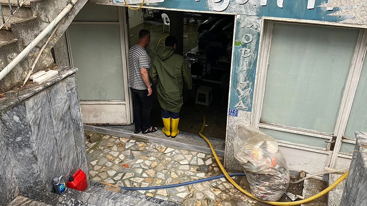 Sinop’ta etkili olan sağanak yağış hayatı olumsuz etkiledi