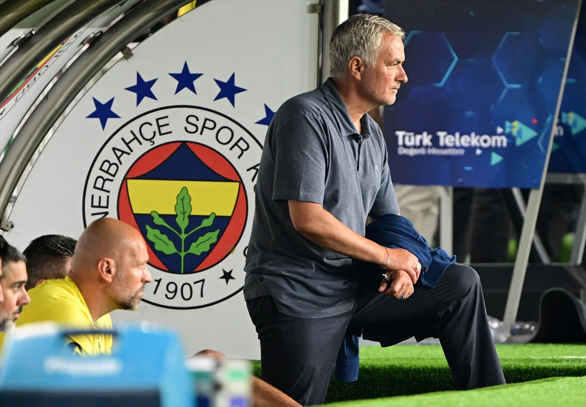 Jose Mourinho’dan olay sözler: “Türkiye’de sadece Galatasaray kart görmüyor”