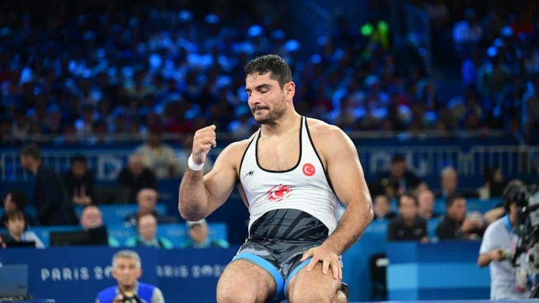 Taha Akgül yarı finalde elendi