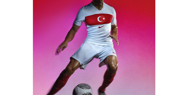 Bir Asırlık Mazisiyle Milli Takım Formaları