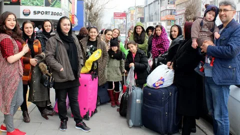 İranlı Turistler Van Esnafını Sevindiriyor