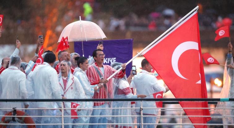 Olimpiyatlarda bugün 7 branşta milli sporcularımız ülkemizi temsil edecek. 