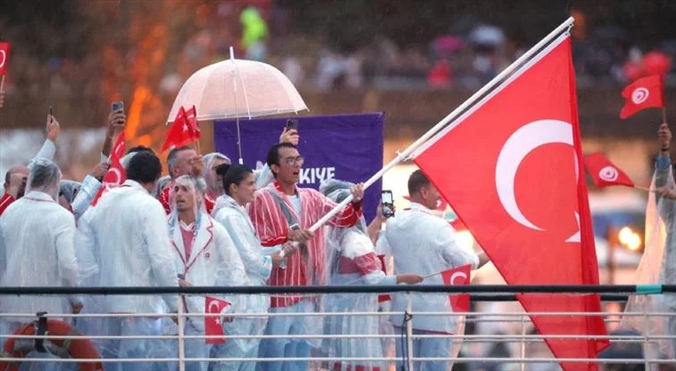 Olimpiyatlarda bugün 7 branşta milli sporcularımız ülkemizi temsil edecek. 