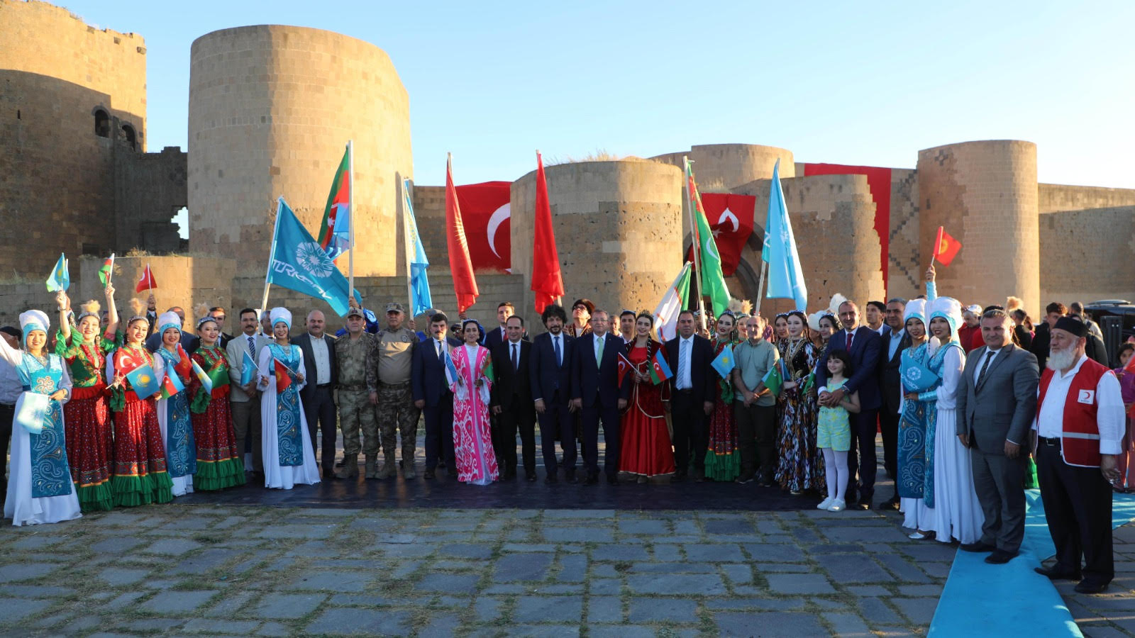 Ani’nin fethinin 960. Yılı kutlamaları kapsamında “Türk Dünyası’ndan Esintiler Konseri” düzenlendi