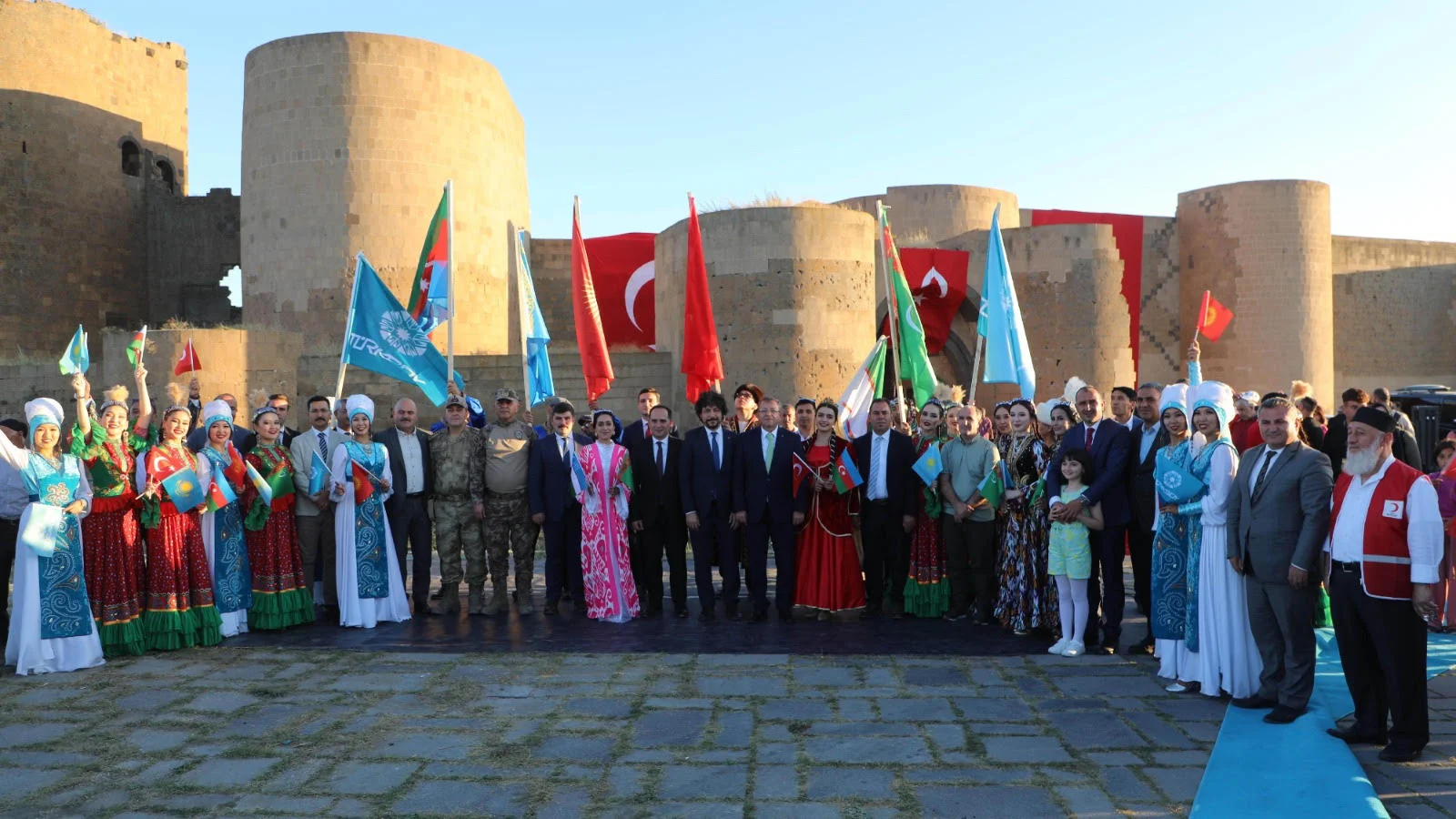Ani’nin fethinin 960. Yılı kutlamaları kapsamında “Türk Dünyası’ndan Esintiler Konseri” düzenlendi