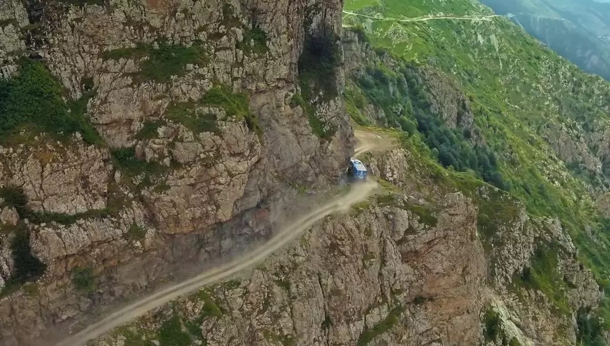 Dünyanın en tehlikeli yolu Türkiye’de: Buradan geçmek cesaret ister