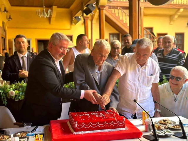 Çorum’da 100 yaşına giren Dr. Rıfat Patır için doğum günü kutlaması yapıldı