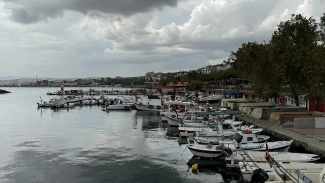 Tekirdağ’da fırtına nedeniyle balıkçılar limana eli boş döndü