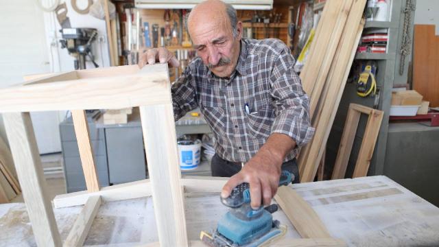 Çorumlu marangoz, ailesinin asırlık mesleğini üçüncü kuşak olarak sürdürüyor