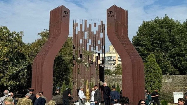 Ukrayna’nın başkenti Kiev’de “Kırım Tatar Halkı Soykırımı Kurbanları Anıtı” açıldı