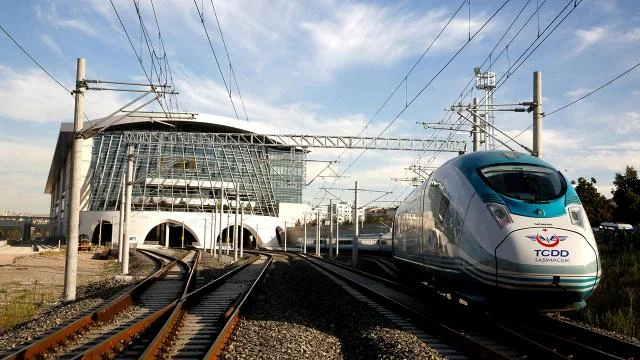 İstanbul-Sivas YHT hattı ile 4,5 ayda 200 binden fazla yolcu taşındı