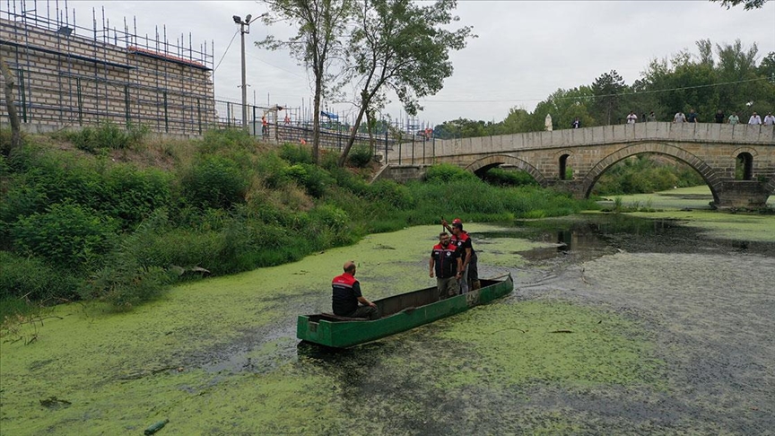 Tarihi rıhtımın ortaya çıkarılması için akış yönü değiştirilen Tunca Nehri’nde balığa rastlanmadı