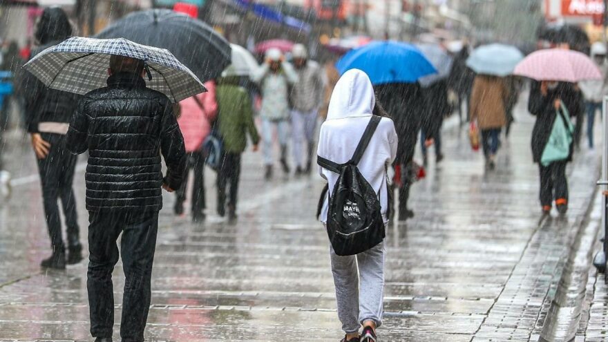 Meteoroloji uyardı! Sıcaklık düşecek: Şiddetli sağanak geliyor