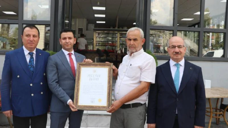 Kahramanmaraş’ta bir esnafa “ahi esnaf beratı” verildi